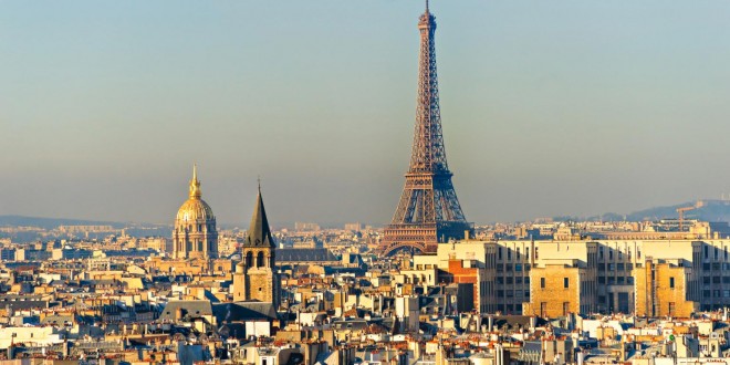 Tourisme à Paris : le secteur du taxi moto et du taxi voiture va bien
