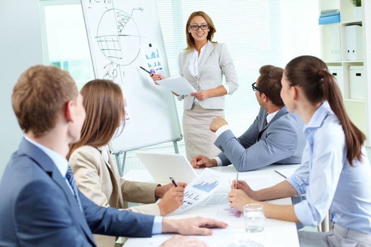 Formation professionnelle intra ou inter-entreprise, laquelle choisir ?