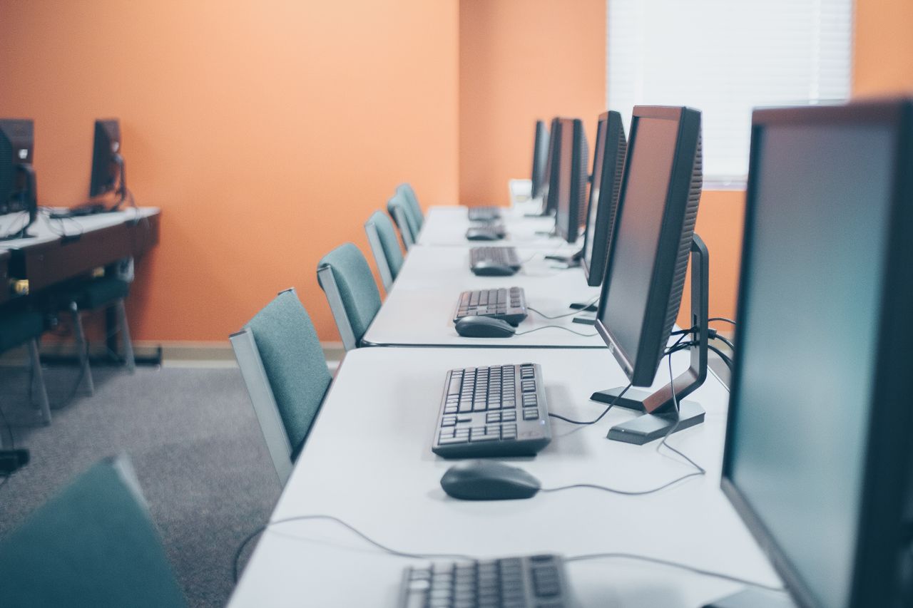 Formation en informatique à Bordeaux : 5 métiers qui recrutent